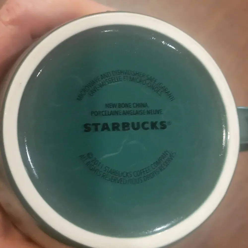2011 Starbucks Cristmas Holly Mug Green Holiday Cup 14oz.